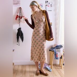 UO Kimchi Blue Scarlet Printed Ruffle Trim Midi Dress